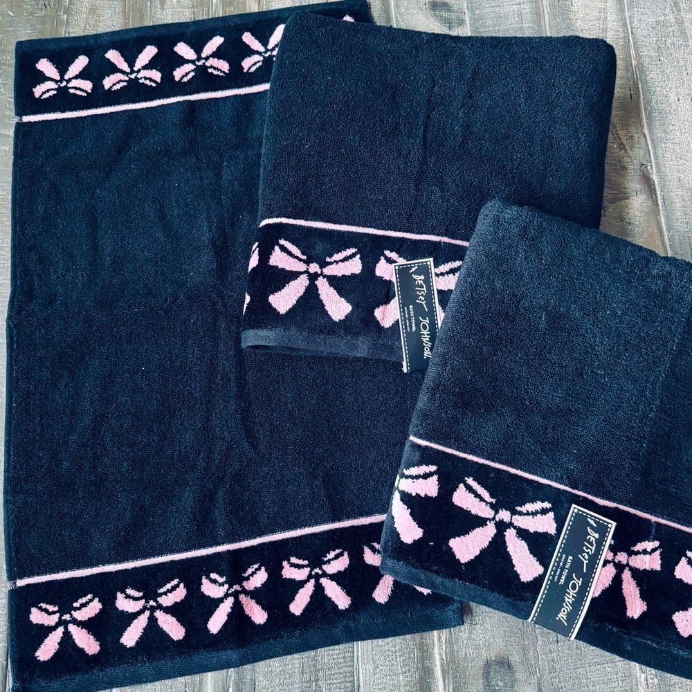 Betsey Johnson 3-pc Bath Hand Towels Black Pink Ribbon Bows Set